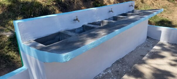 Lavoir équipé et peint